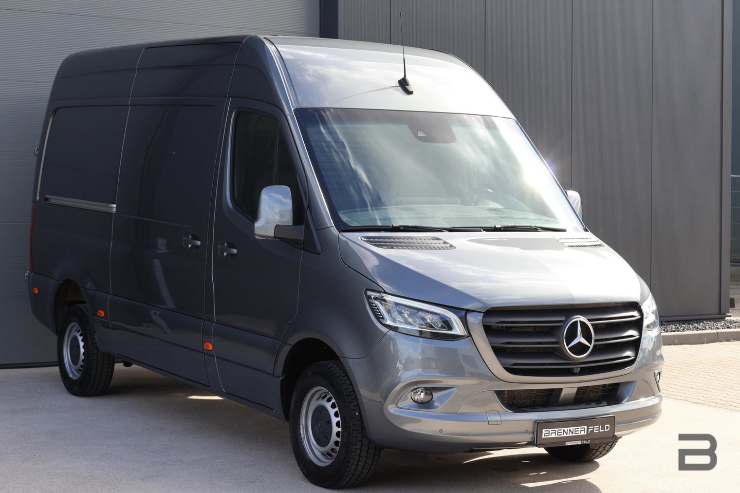 Mercedes-Benz Sprinter bestel 319 1.9 CDI L2H2 / LED / Geveerde Stoel / Groot Navi / Leer / Camera