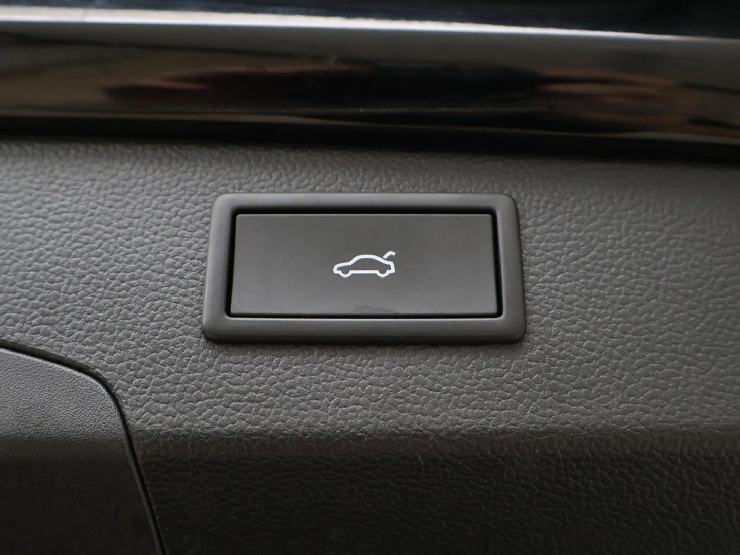 Volkswagen Passat Variant 1.5 eTSI MHEV Elegance | Leder/alcantara | Adaptive cruise | Head-up | Stuur/stoelverwarming | Camera | Park assist | Sfeerverlichting | Carplay