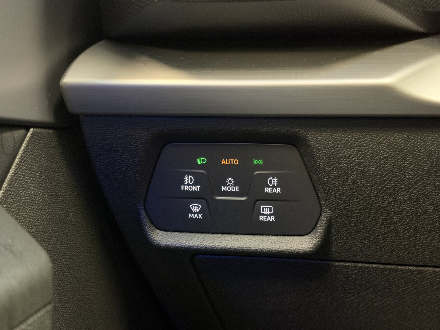 SEAT Leon 1.4 TSI eHybrid PHEV FR Business Intense Panorama | Camera | ACC | Stuur- & Stoelverwarming