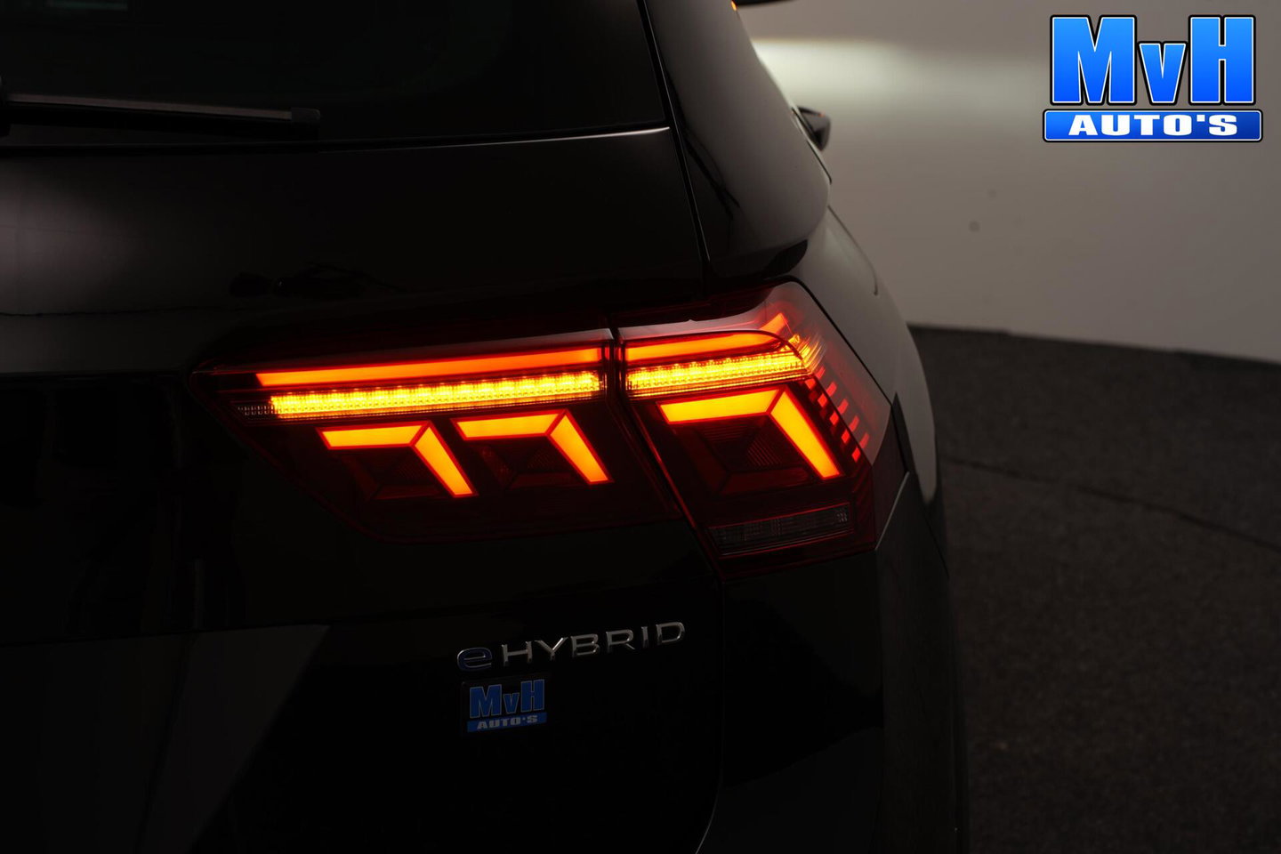Volkswagen Tiguan 1.4 TSI PHEV R-Line|PANO|STOEL/STUUR.VERW|SOH94%