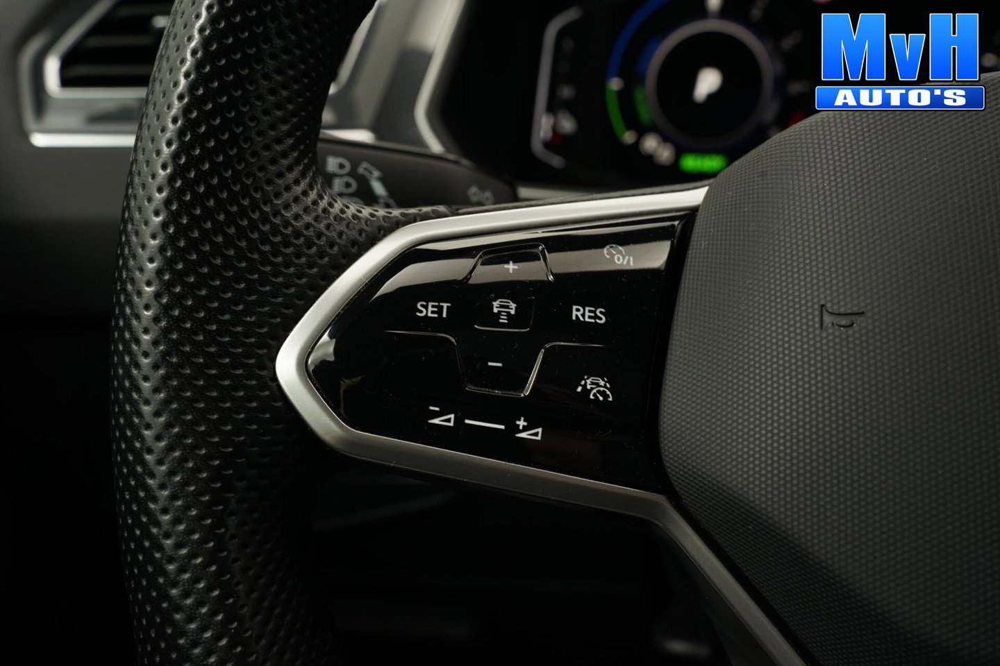 Volkswagen Tiguan 1.4 TSI PHEV R-Line|PANO|STOEL/STUUR.VERW|SOH94%