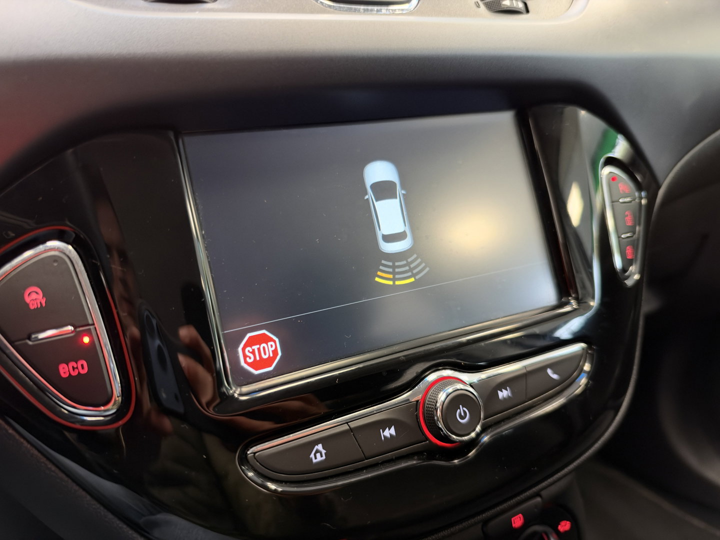 Opel Corsa 1.4 Favourite 5-Drs. Airco CruiseControl Navigatie