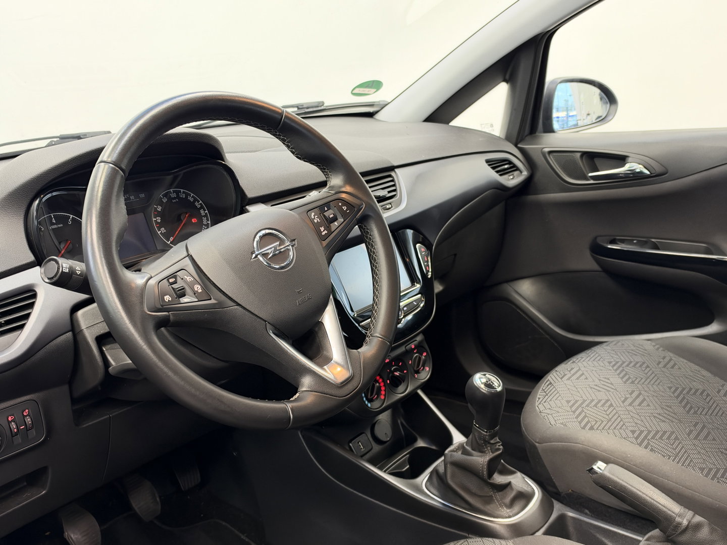 Opel Corsa 1.4 Favourite 5-Drs. Airco CruiseControl Navigatie