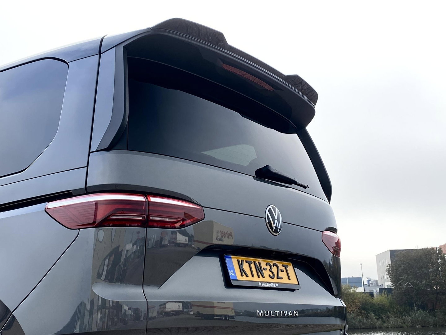 Volkswagen Multivan 1.5 eHybrid Bulli Edition 4Motion | PANO | BODYKIT | 7P | NIEUW | 4x4