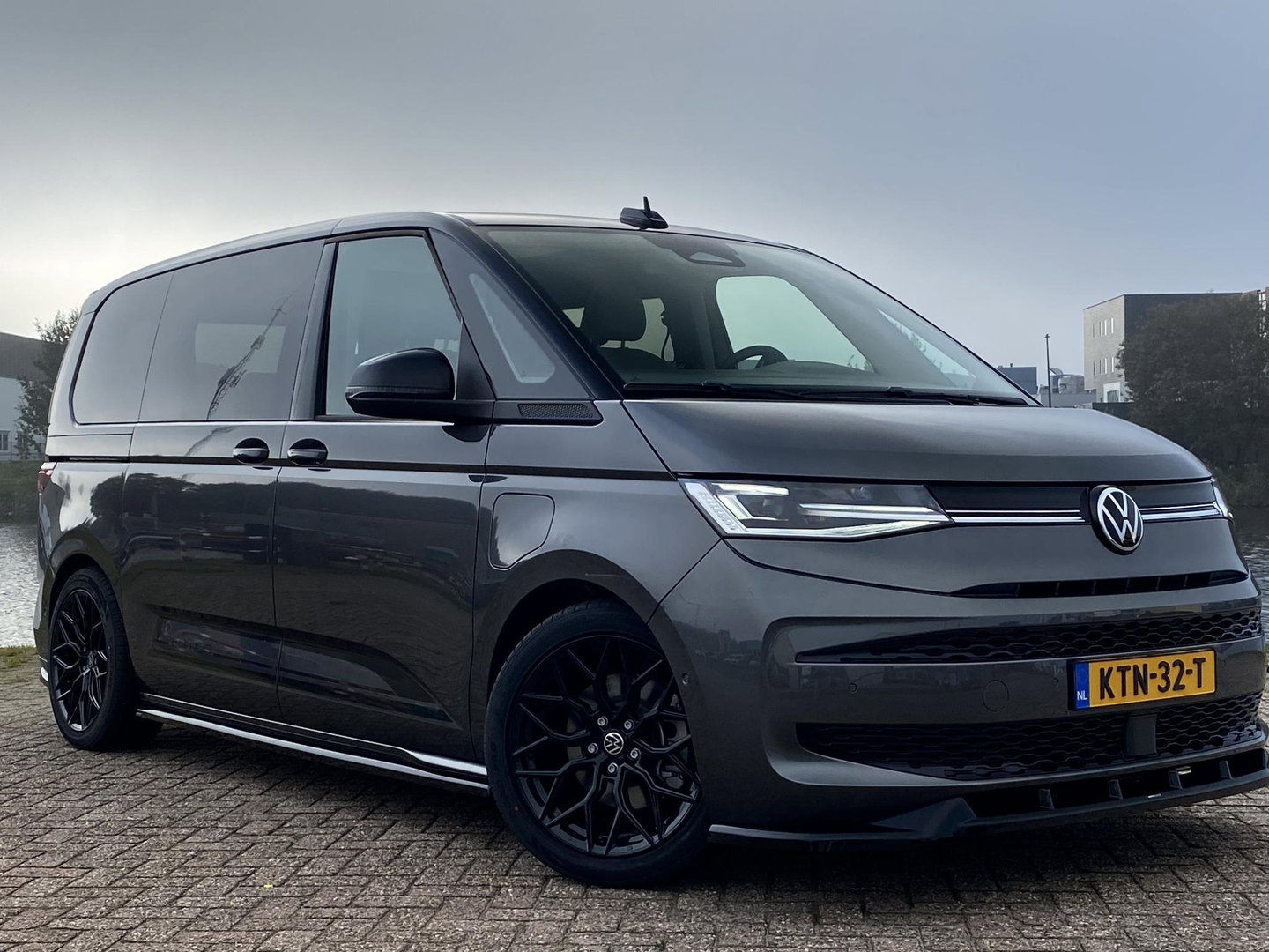 Volkswagen Multivan 1.5 eHybrid Bulli Edition 4Motion | PANO | BODYKIT | 7P | NIEUW | 4x4