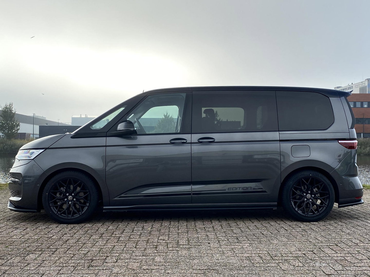 Volkswagen Multivan 1.5 eHybrid Bulli Edition 4Motion | PANO | BODYKIT | 7P | NIEUW | 4x4