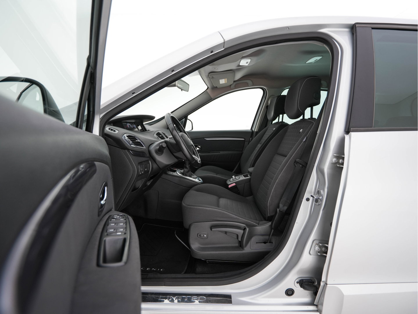 Renault Scénic 1.5 dCi Limited Aut. *DIGI-COCKPIT | NAVI-FULLMAP | HEATED-COMFORTSEATS | KEYLESS | PRIVACY-GLASS | ECC | PDC | 16''ALU*