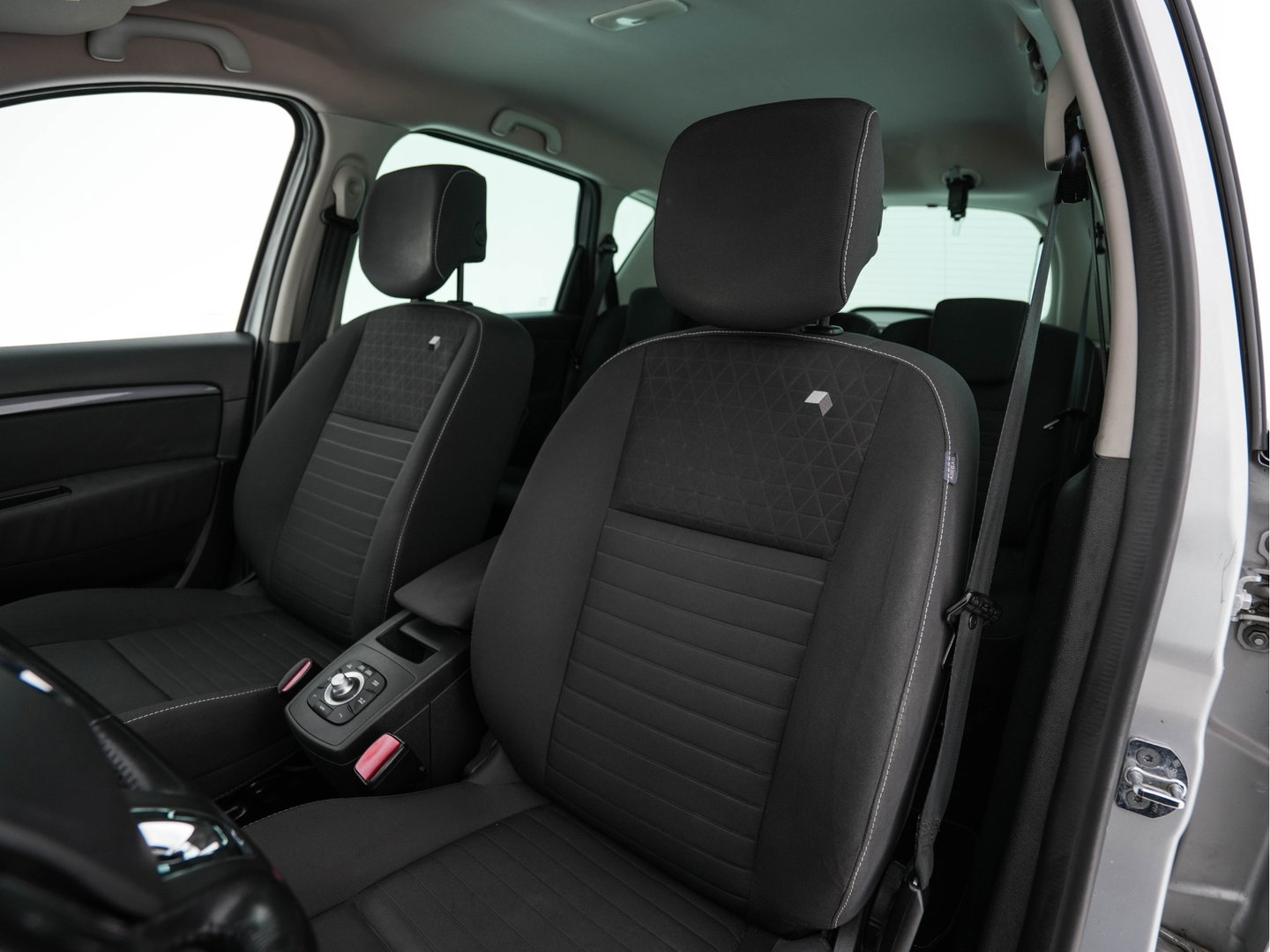 Renault Scénic 1.5 dCi Limited Aut. *DIGI-COCKPIT | NAVI-FULLMAP | HEATED-COMFORTSEATS | KEYLESS | PRIVACY-GLASS | ECC | PDC | 16''ALU*