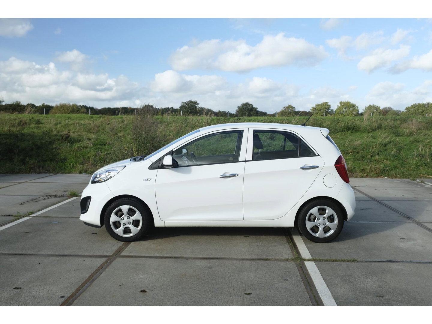Kia Picanto 1.0 CVVT BusinessLine | AIRCO | CAMERA | NAVI | 5 DRS