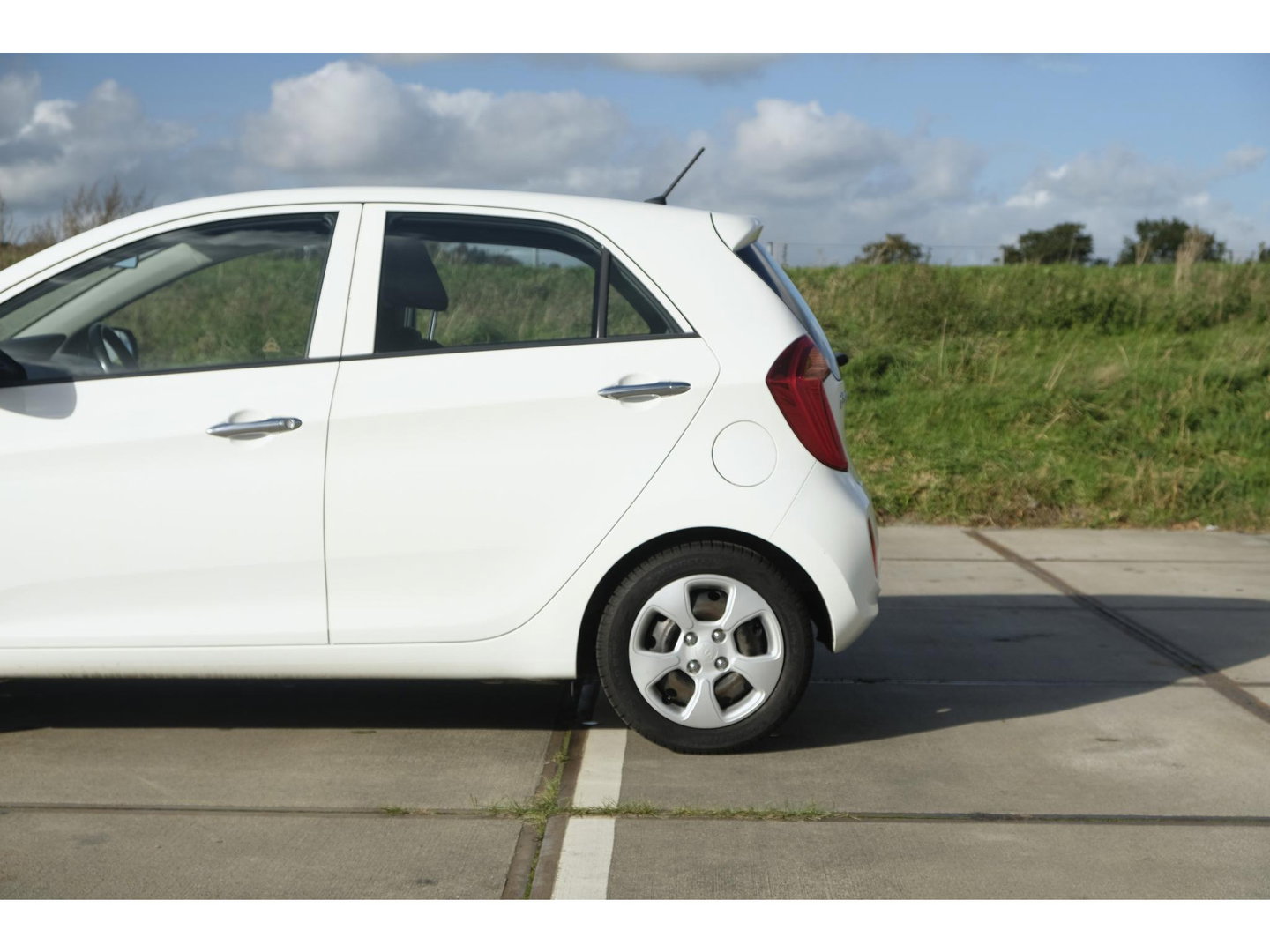 Kia Picanto 1.0 CVVT BusinessLine | AIRCO | CAMERA | NAVI | 5 DRS