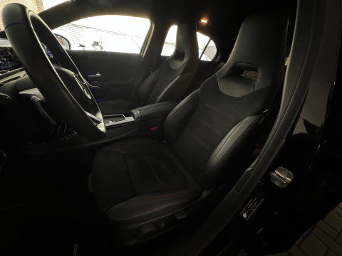 Mercedes-Benz A-Klasse 180 AMG Stoelverwarming|Camera|Sfeerverlichting