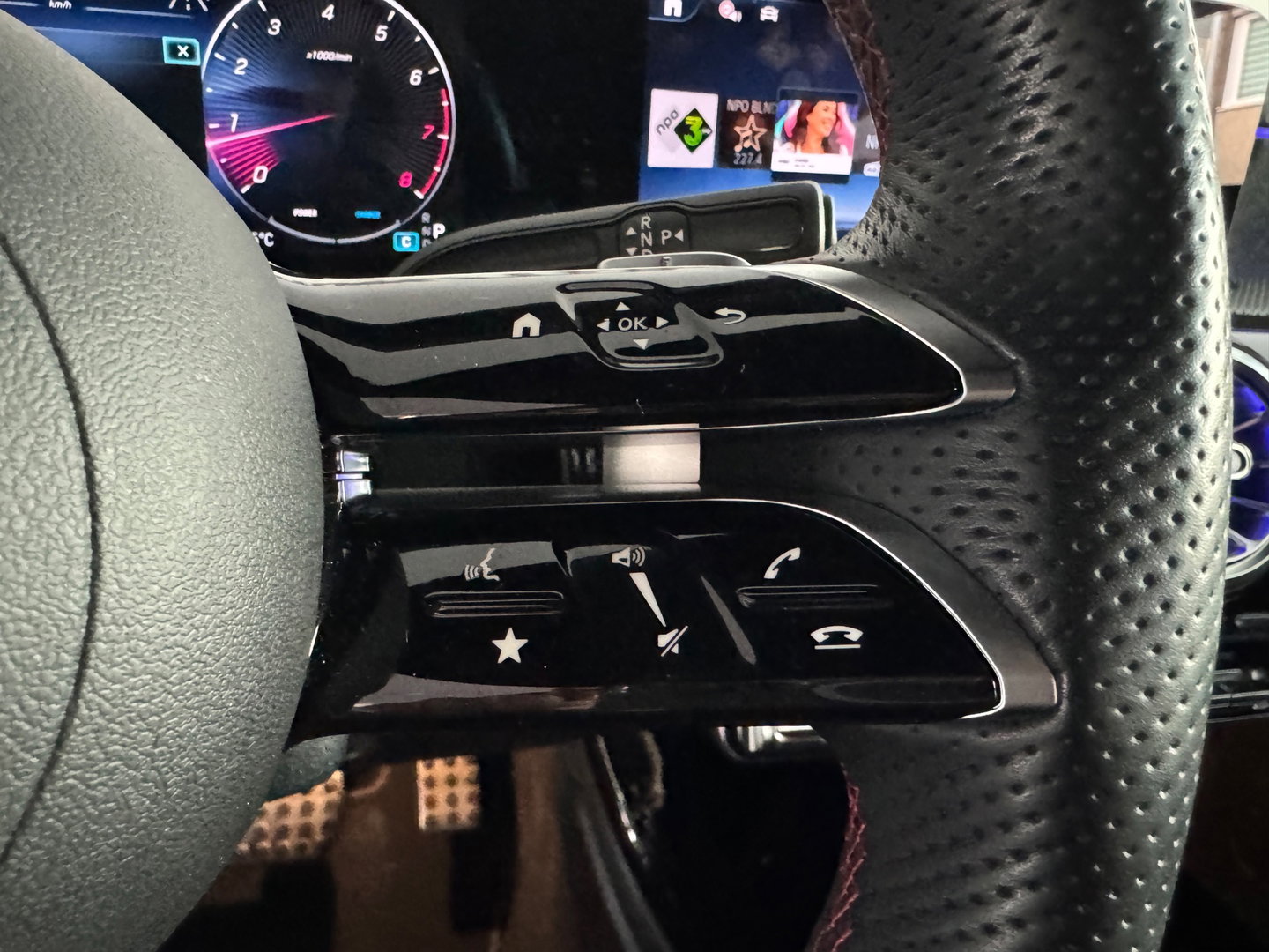 Mercedes-Benz A-Klasse 180 AMG Stoelverwarming|Camera|Sfeerverlichting