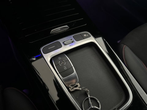 Mercedes-Benz A-Klasse 180 AMG Stoelverwarming|Camera|Sfeerverlichting