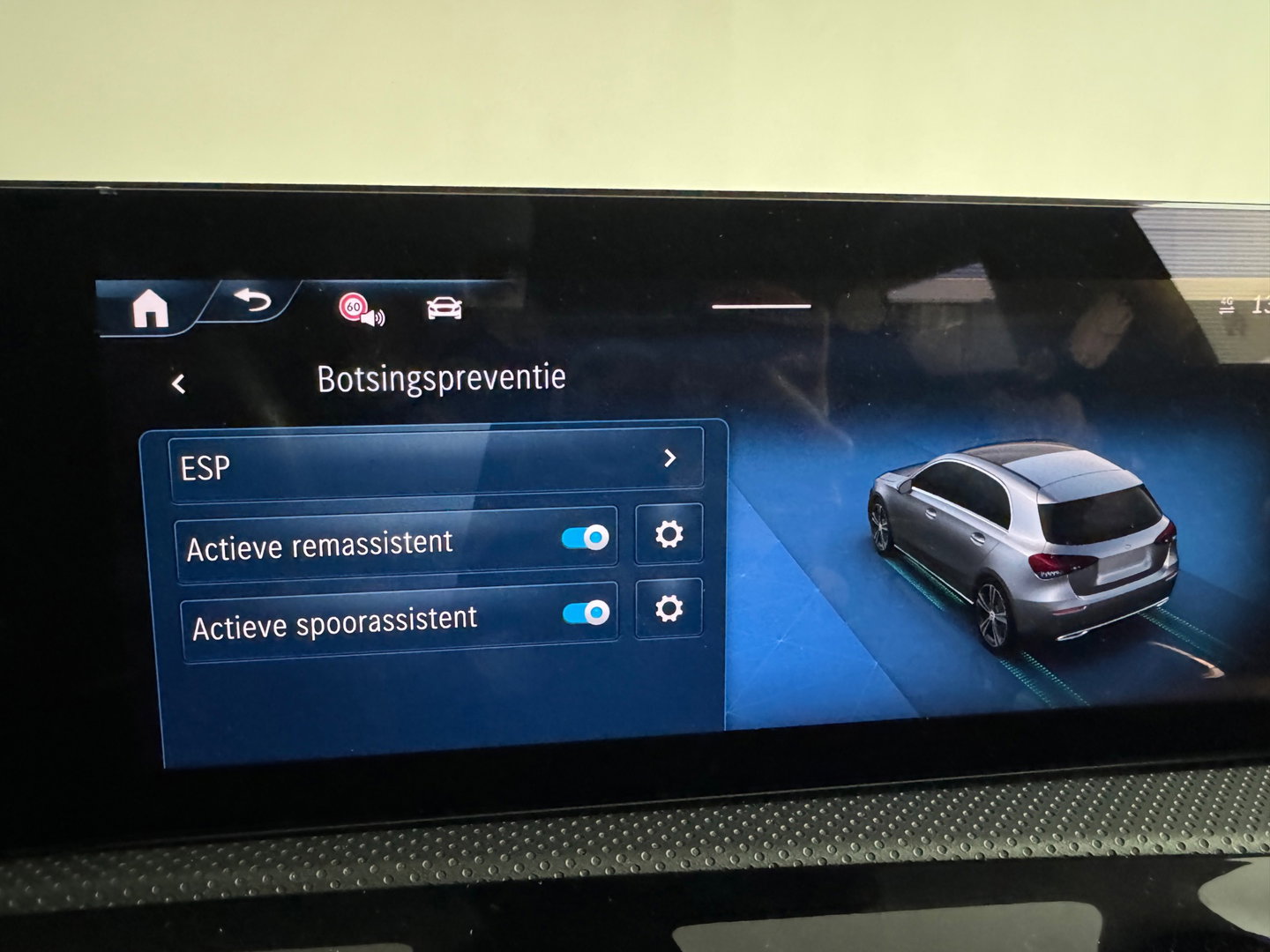 Mercedes-Benz A-Klasse 180 AMG Stoelverwarming|Camera|Sfeerverlichting