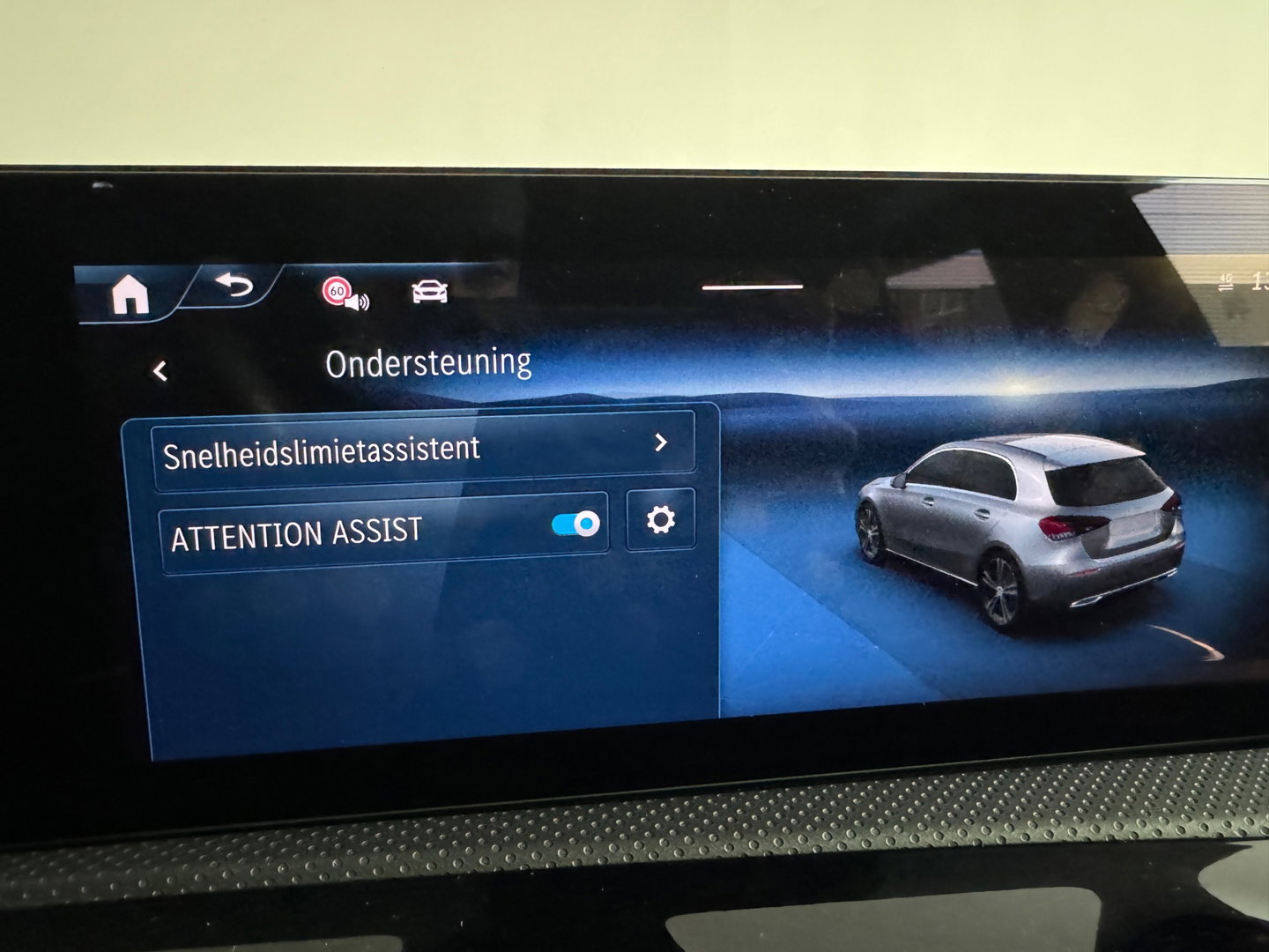 Mercedes-Benz A-Klasse 180 AMG Stoelverwarming|Camera|Sfeerverlichting