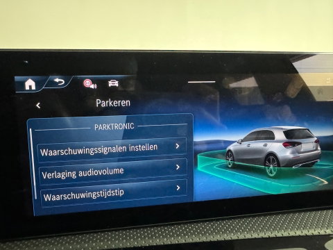 Mercedes-Benz A-Klasse 180 AMG Stoelverwarming|Camera|Sfeerverlichting