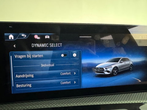 Mercedes-Benz A-Klasse 180 AMG Stoelverwarming|Camera|Sfeerverlichting