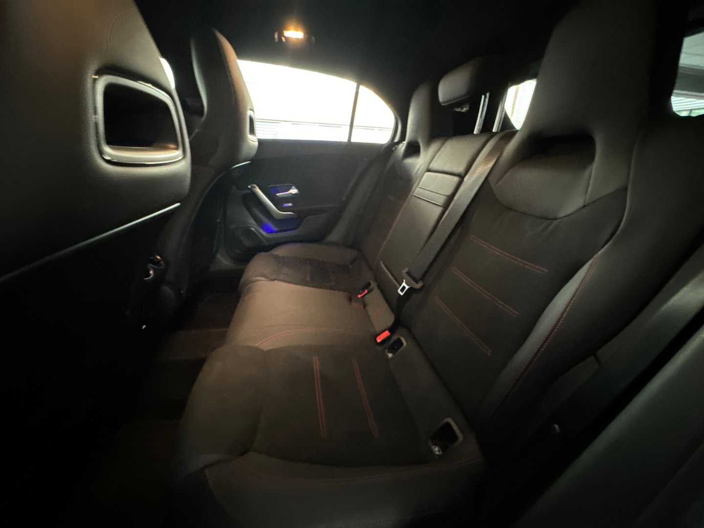 Mercedes-Benz A-Klasse 180 AMG Stoelverwarming|Camera|Sfeerverlichting
