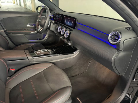 Mercedes-Benz A-Klasse 180 AMG Stoelverwarming|Camera|Sfeerverlichting