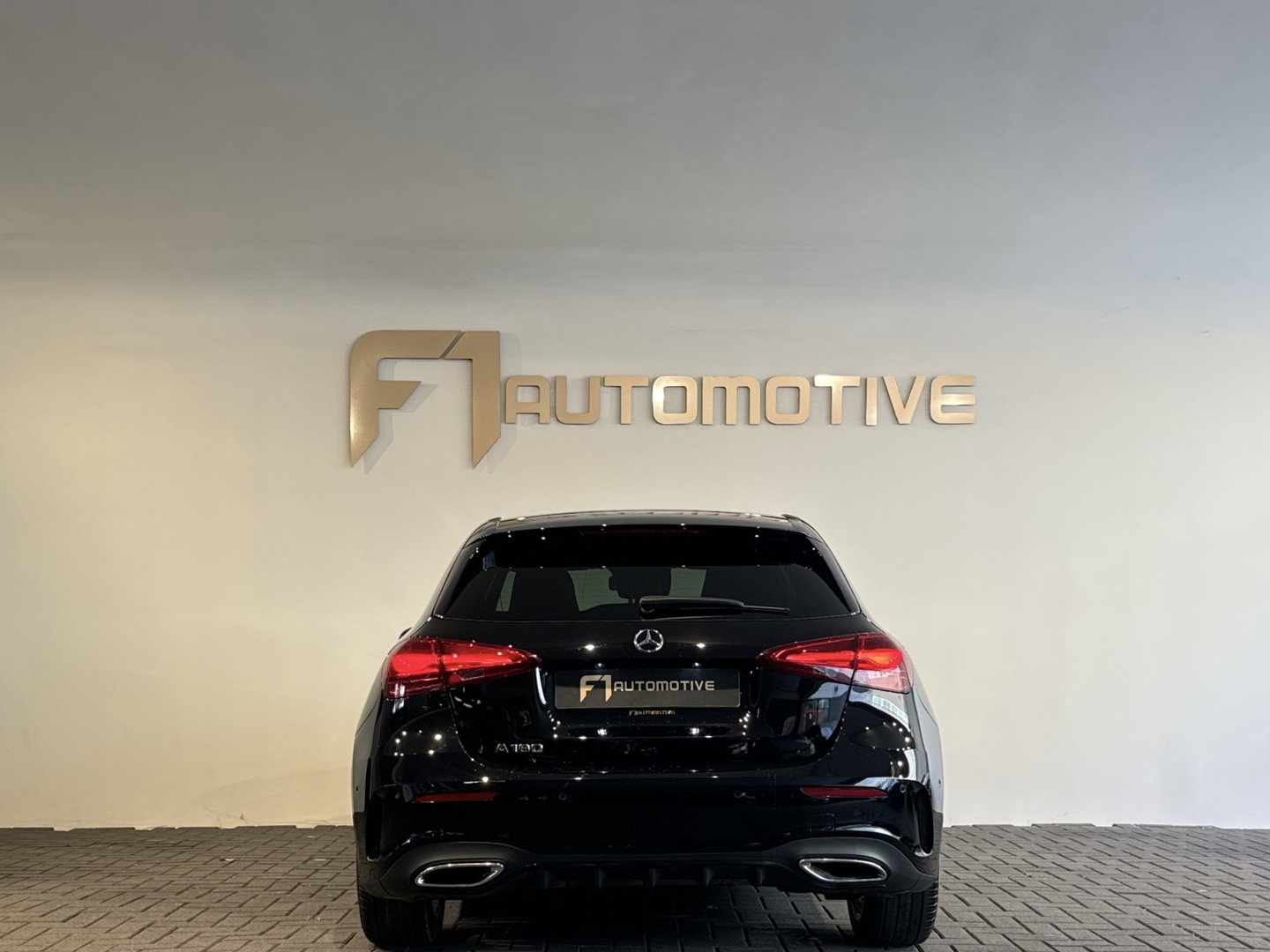 Mercedes-Benz A-Klasse 180 AMG Stoelverwarming|Camera|Sfeerverlichting