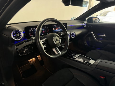 Mercedes-Benz A-Klasse 180 AMG Stoelverwarming|Camera|Sfeerverlichting