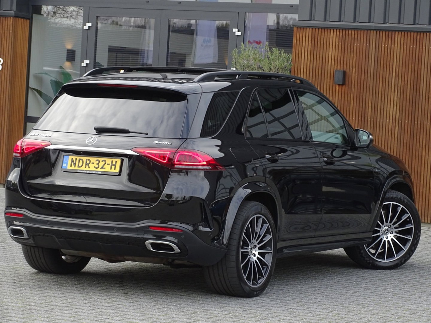 Mercedes-Benz GLE 350e 333PK 4-Matic AMG / panorama / Burmester / LED