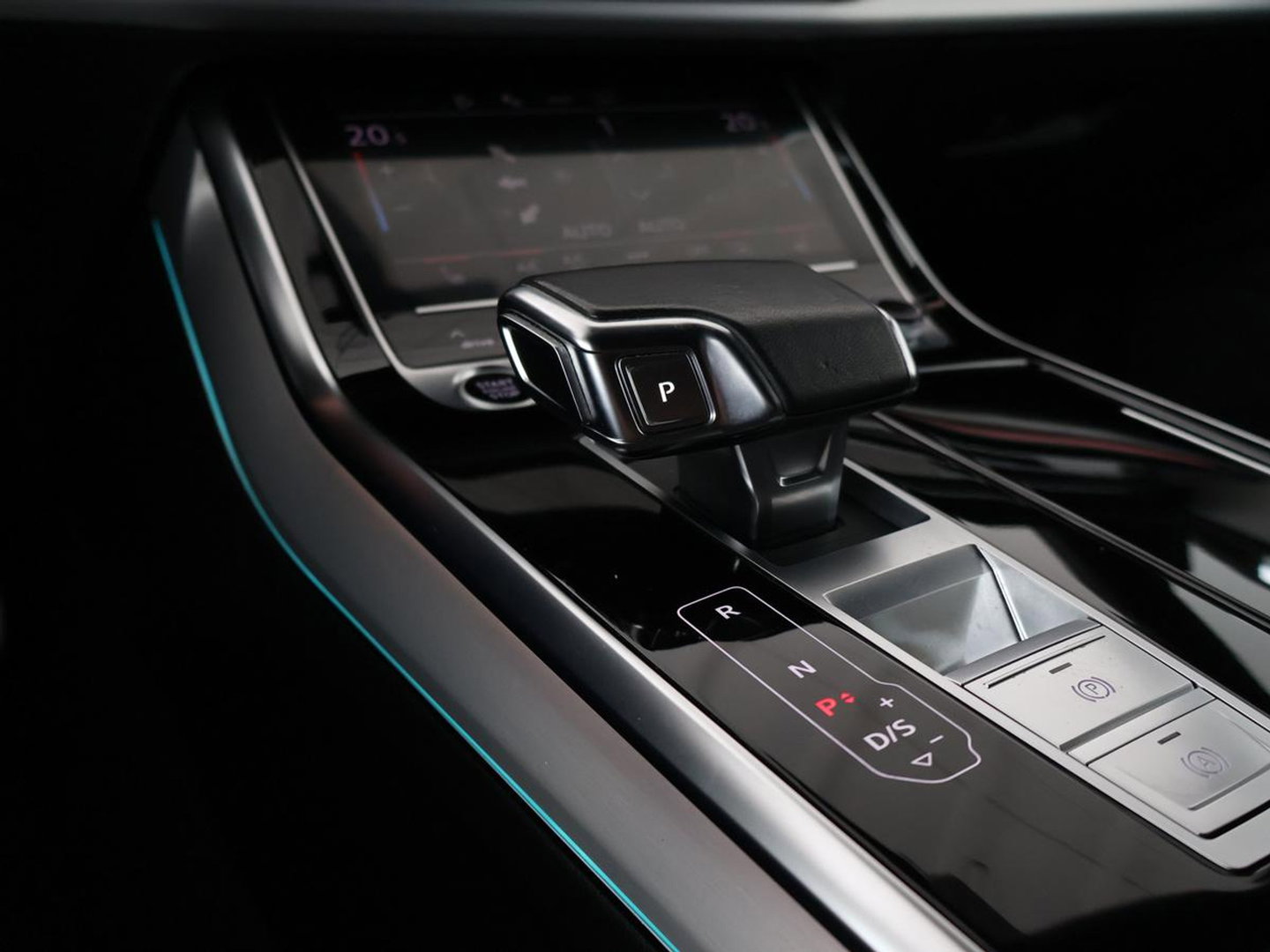 Audi Q8 60 TFSI e quattro Pro Line S Competition | SOH 79,5% | Cruise control | Memory | Stoelverwarming | 360 camera | Navigatie | Carplay | Climate control