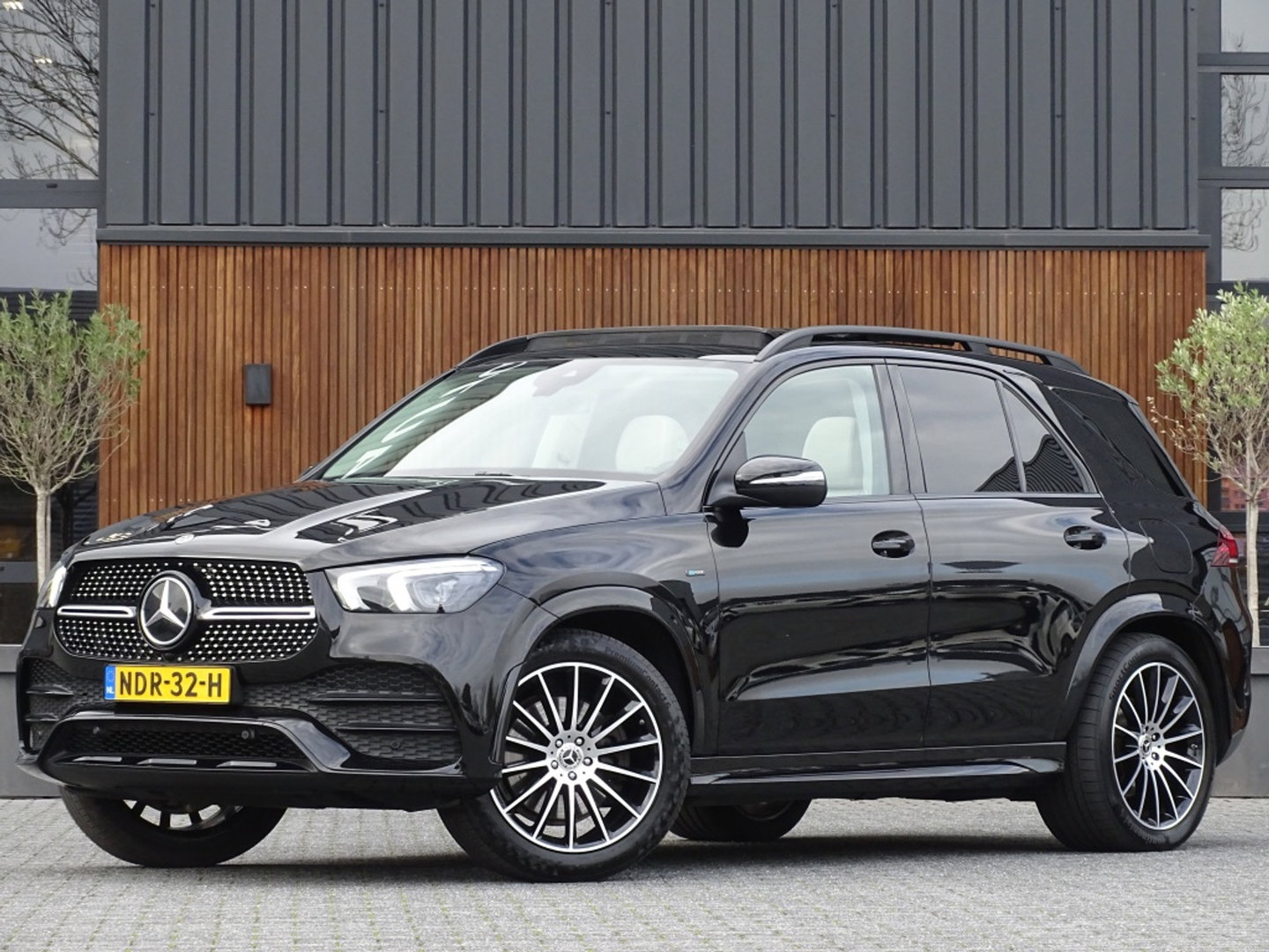 Mercedes-Benz GLE 350e 333PK 4-Matic AMG / panorama / Burmester / LED