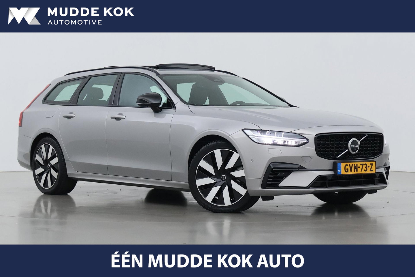 Volvo V90 T6 Ultra Dark | Panoramadak | Trekhaak | 360-camera | Head-Up | Harman/Kardon