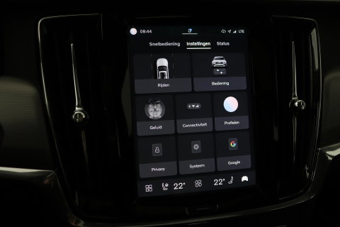 Volvo V90 T6 Ultra Dark | Panoramadak | Trekhaak | 360-camera | Head-Up | Harman/Kardon