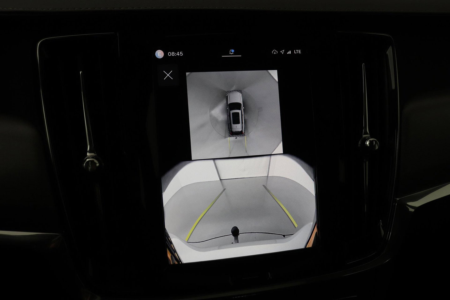 Volvo V90 T6 Ultra Dark | Panoramadak | Trekhaak | 360-camera | Head-Up | Harman/Kardon
