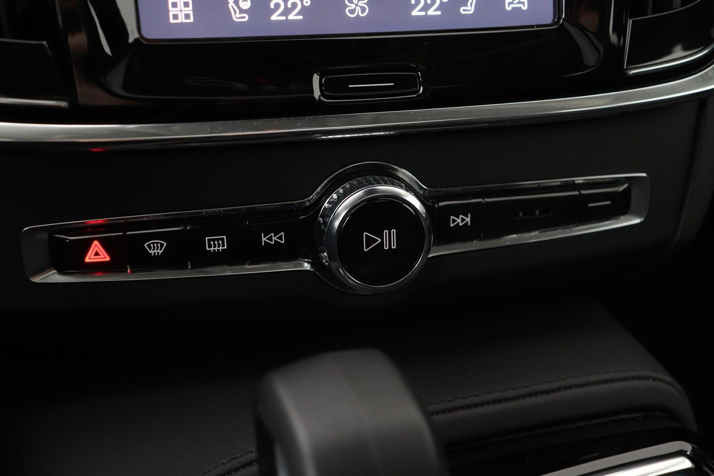 Volvo V90 T6 Ultra Dark | Panoramadak | Trekhaak | 360-camera | Head-Up | Harman/Kardon