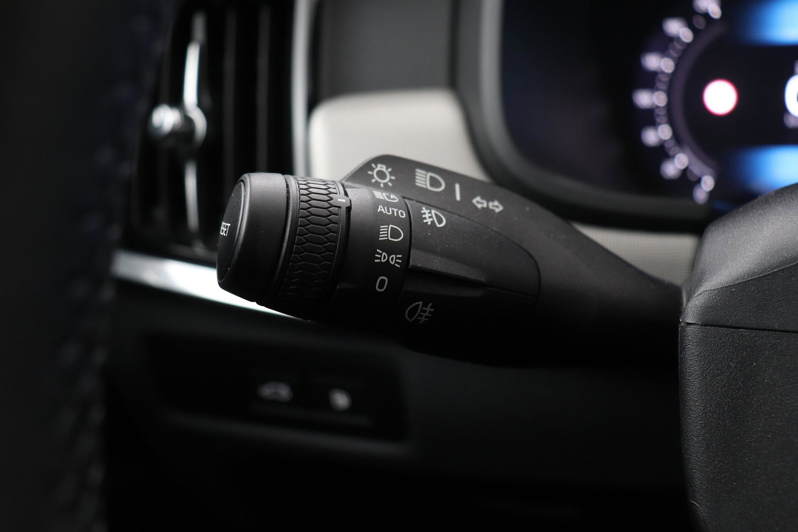 Volvo V90 T6 Ultra Dark | Panoramadak | Trekhaak | 360-camera | Head-Up | Harman/Kardon