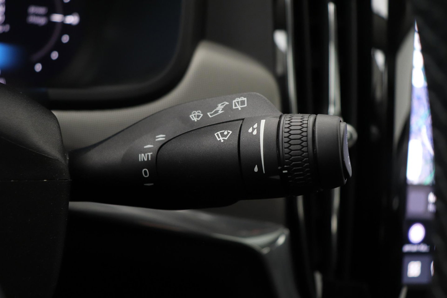 Volvo V90 T6 Ultra Dark | Panoramadak | Trekhaak | 360-camera | Head-Up | Harman/Kardon