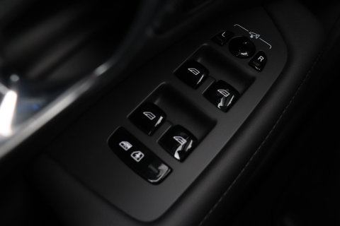Volvo V90 T6 Ultra Dark | Panoramadak | Trekhaak | 360-camera | Head-Up | Harman/Kardon