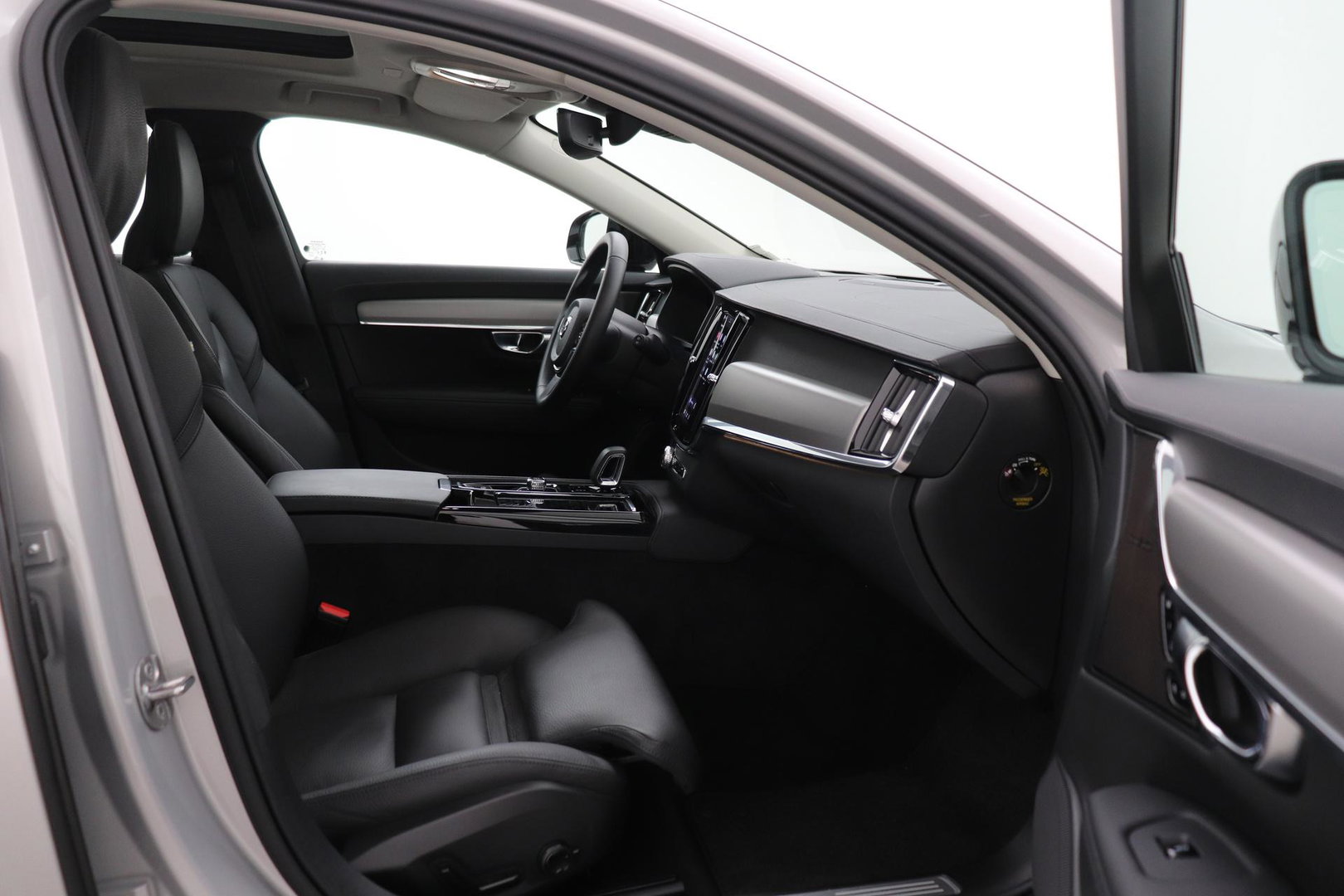 Volvo V90 T6 Ultra Dark | Panoramadak | Trekhaak | 360-camera | Head-Up | Harman/Kardon