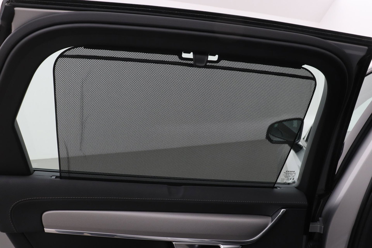 Volvo V90 T6 Ultra Dark | Panoramadak | Trekhaak | 360-camera | Head-Up | Harman/Kardon