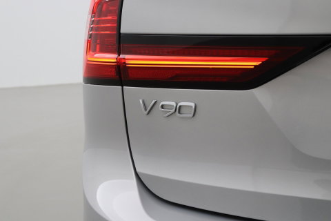 Volvo V90 T6 Ultra Dark | Panoramadak | Trekhaak | 360-camera | Head-Up | Harman/Kardon