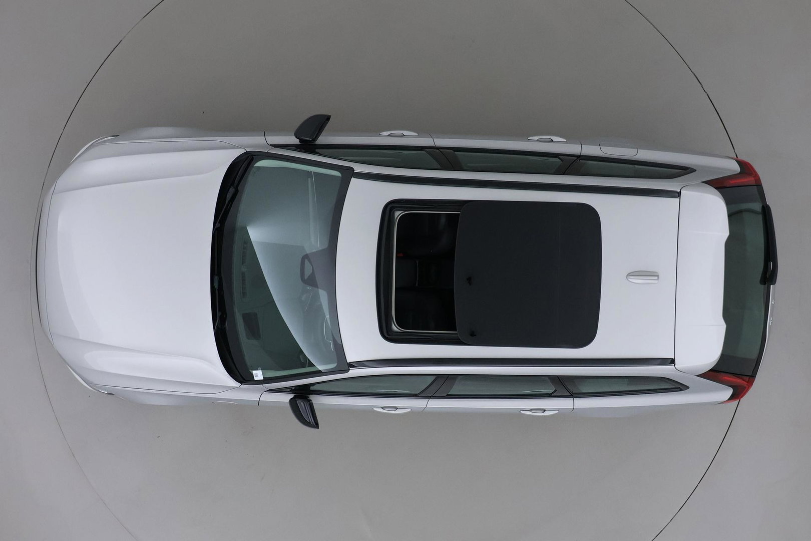 Volvo V90 T6 Ultra Dark | Panoramadak | Trekhaak | 360-camera | Head-Up | Harman/Kardon