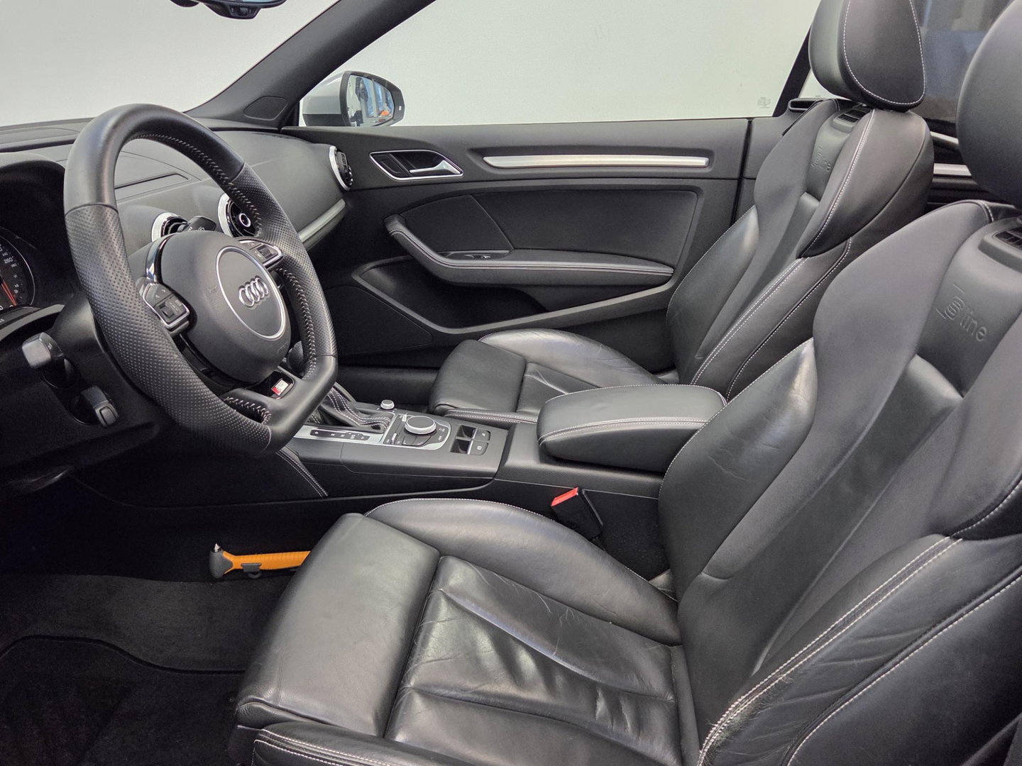Audi A3 Cabriolet 1.4 TFSI CoD S Line Navi Leer Xenon 18'lmv Cruise Control