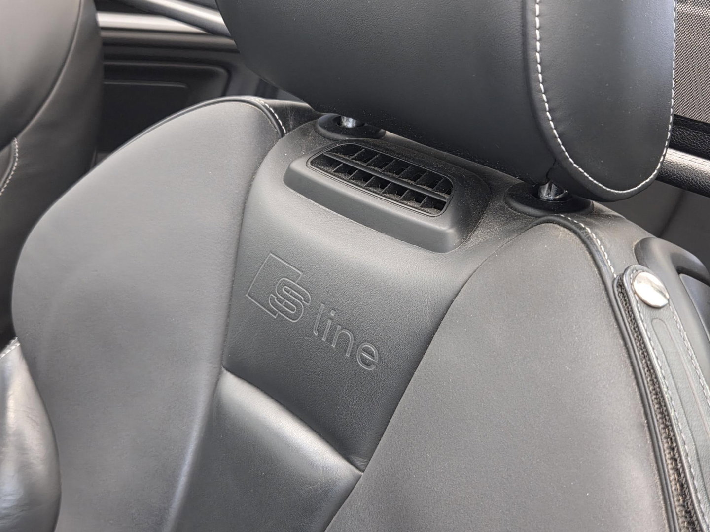 Audi A3 Cabriolet 1.4 TFSI CoD S Line Navi Leer Xenon 18'lmv Cruise Control