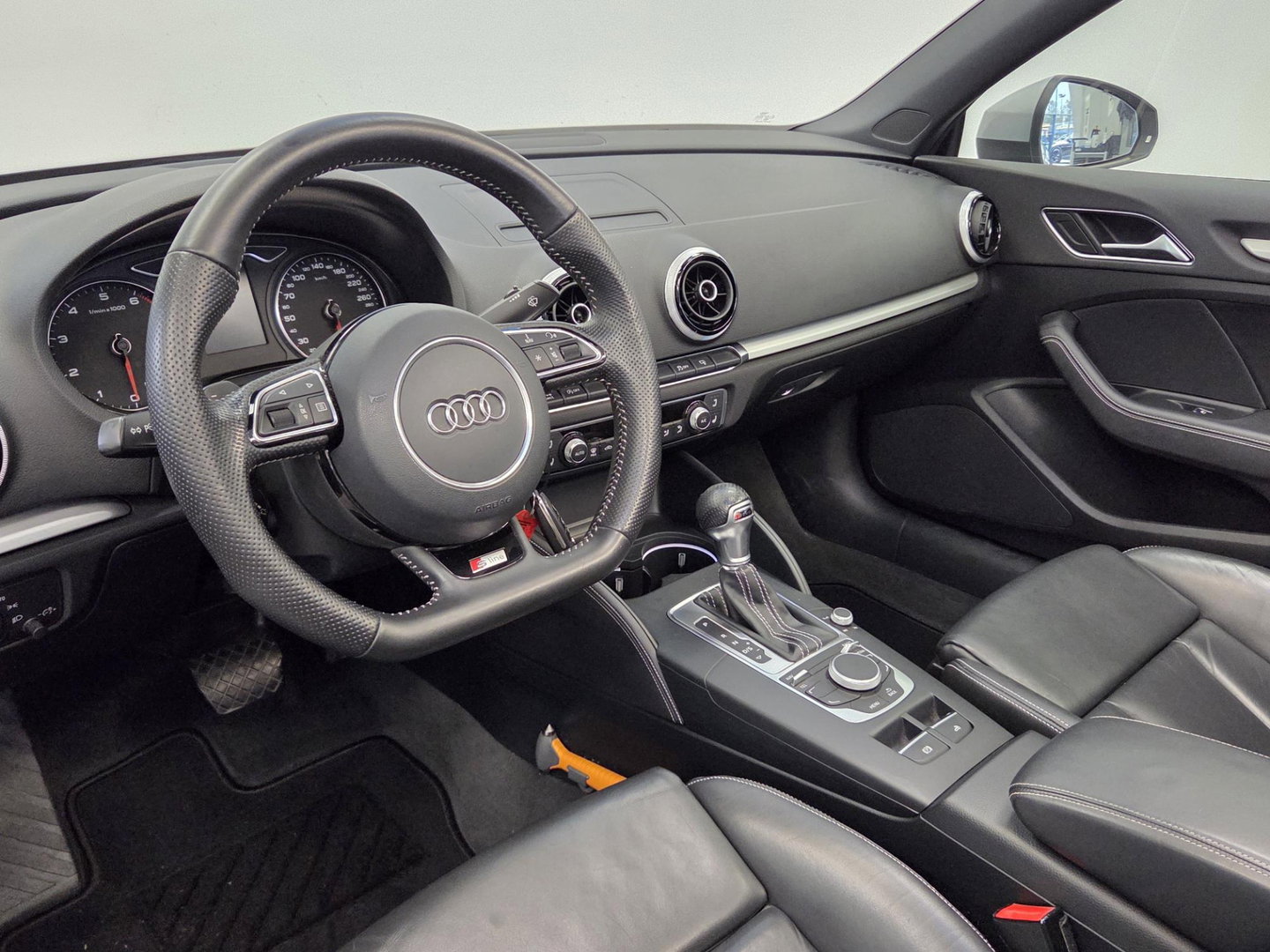 Audi A3 Cabriolet 1.4 TFSI CoD S Line Navi Leer Xenon 18'lmv Cruise Control