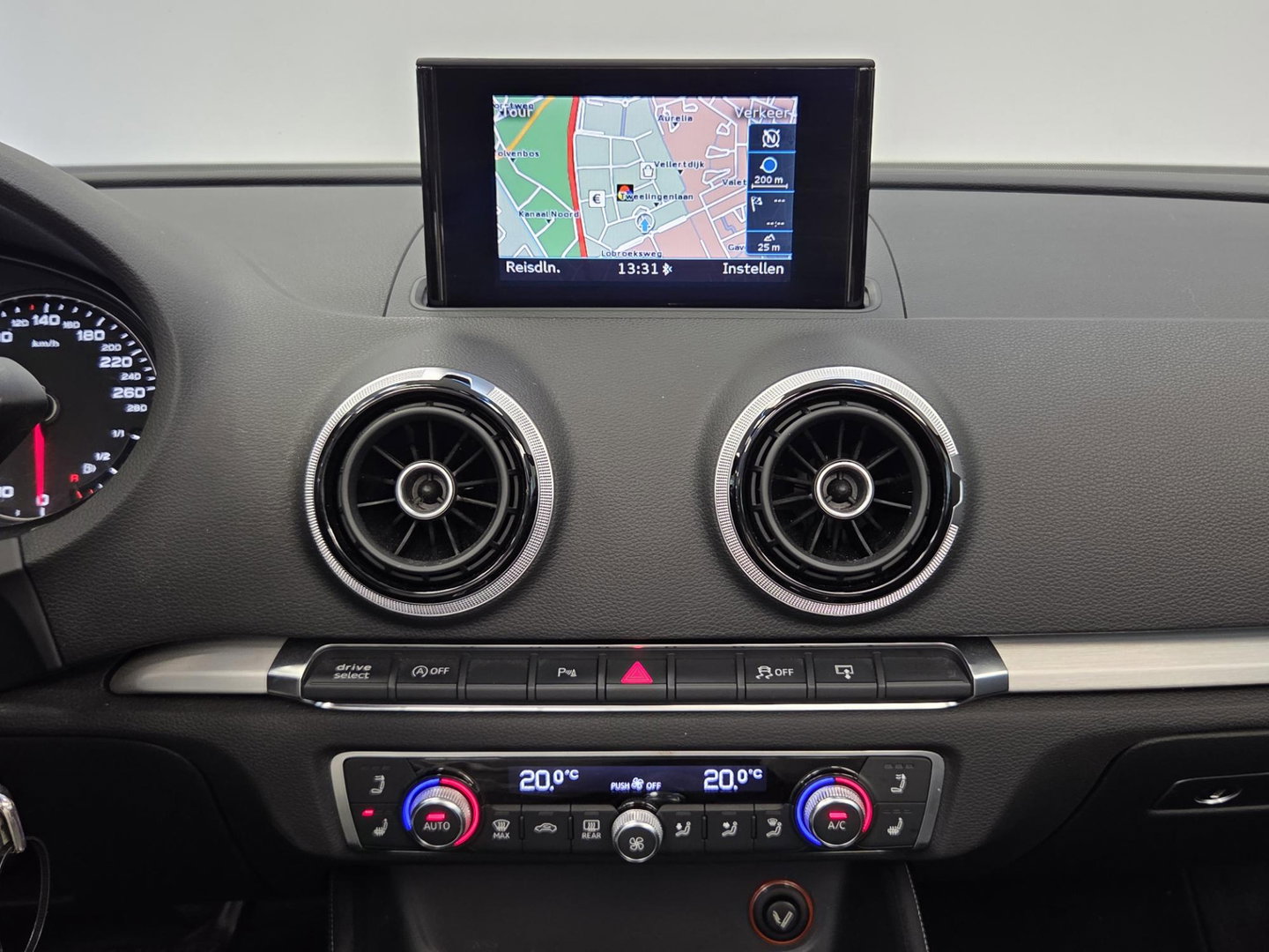 Audi A3 Cabriolet 1.4 TFSI CoD S Line Navi Leer Xenon 18'lmv Cruise Control