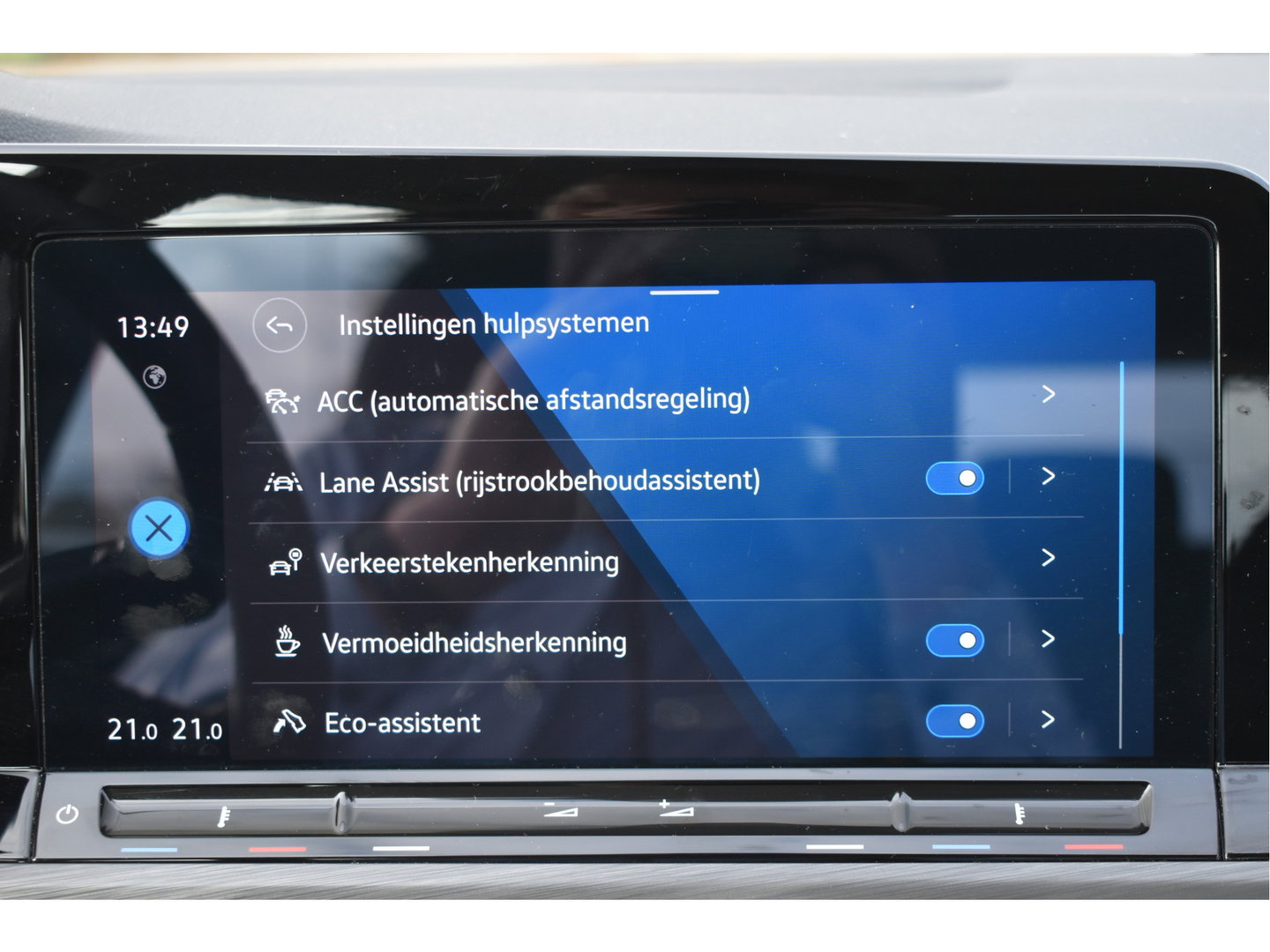 Volkswagen Golf 1.4 eHybrid Style 204 pk PHEV | NL-Auto | Elekt.stoel massage | Carplay | DAB | Standkachel | Adapt.CC | IQ-LED | NAP
