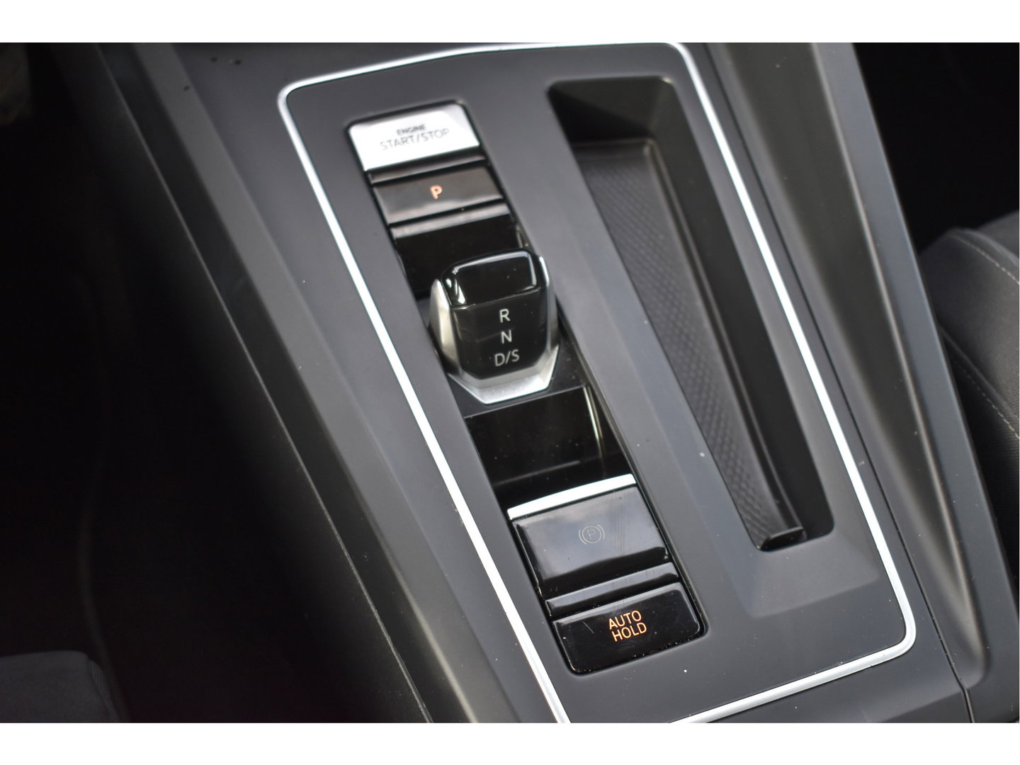 Volkswagen Golf 1.4 eHybrid Style 204 pk PHEV | NL-Auto | Elekt.stoel massage | Carplay | DAB | Standkachel | Adapt.CC | IQ-LED | NAP