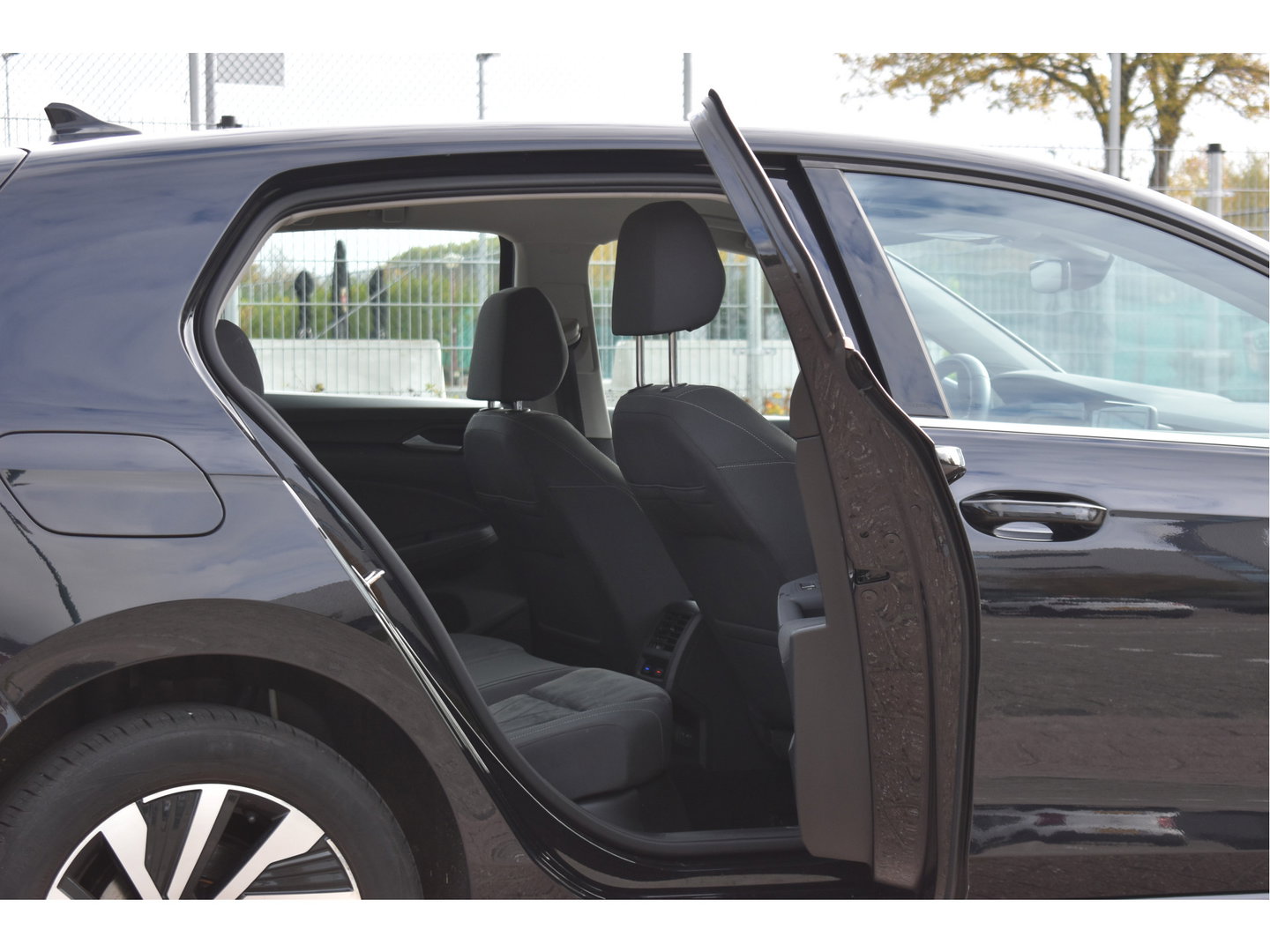 Volkswagen Golf 1.4 eHybrid Style 204 pk PHEV | NL-Auto | Elekt.stoel massage | Carplay | DAB | Standkachel | Adapt.CC | IQ-LED | NAP