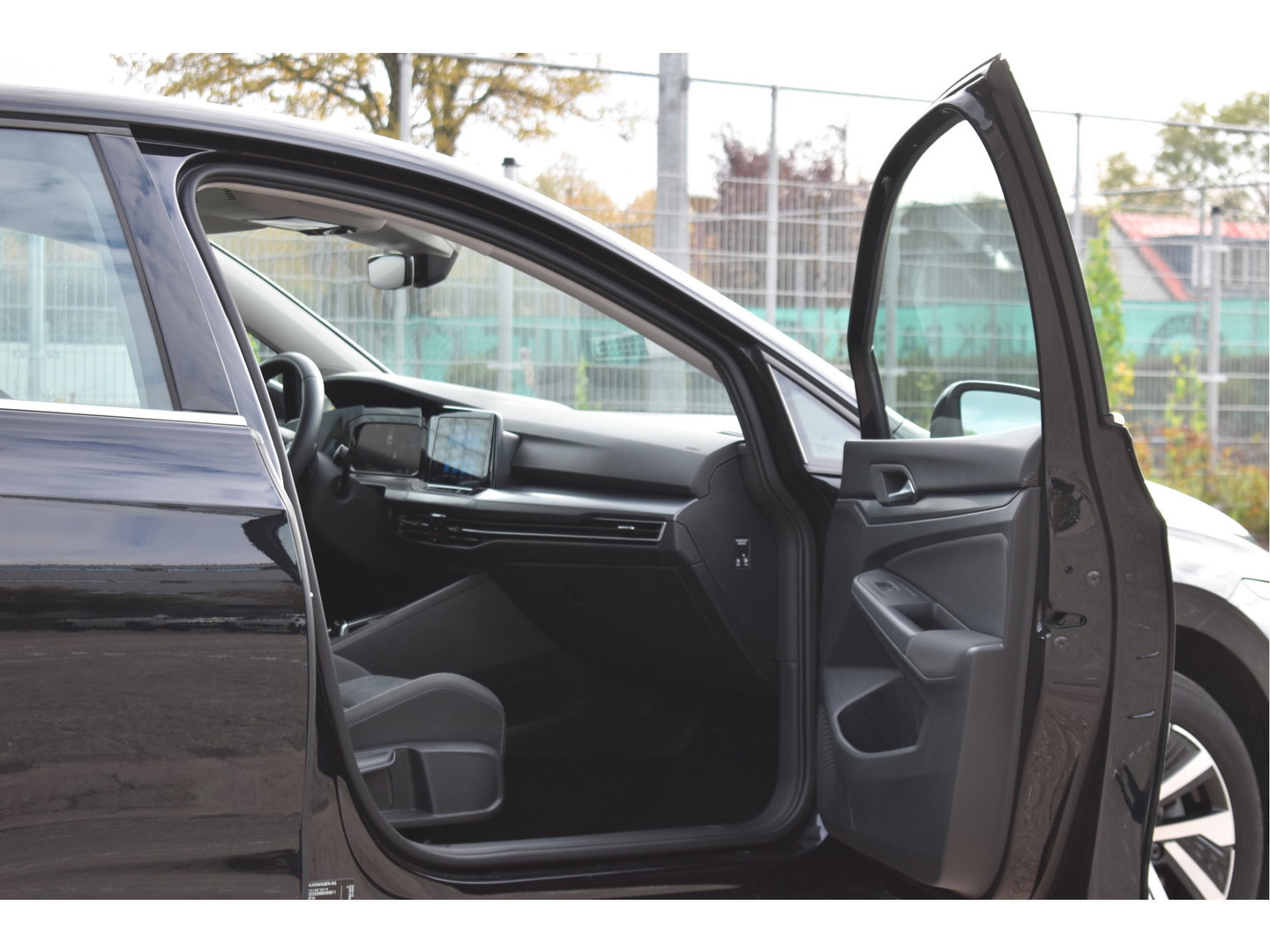 Volkswagen Golf 1.4 eHybrid Style 204 pk PHEV | NL-Auto | Elekt.stoel massage | Carplay | DAB | Standkachel | Adapt.CC | IQ-LED | NAP