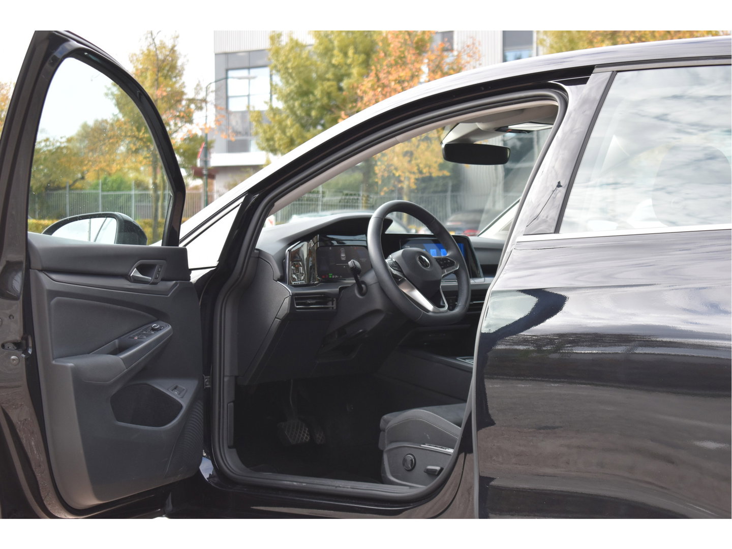 Volkswagen Golf 1.4 eHybrid Style 204 pk PHEV | NL-Auto | Elekt.stoel massage | Carplay | DAB | Standkachel | Adapt.CC | IQ-LED | NAP