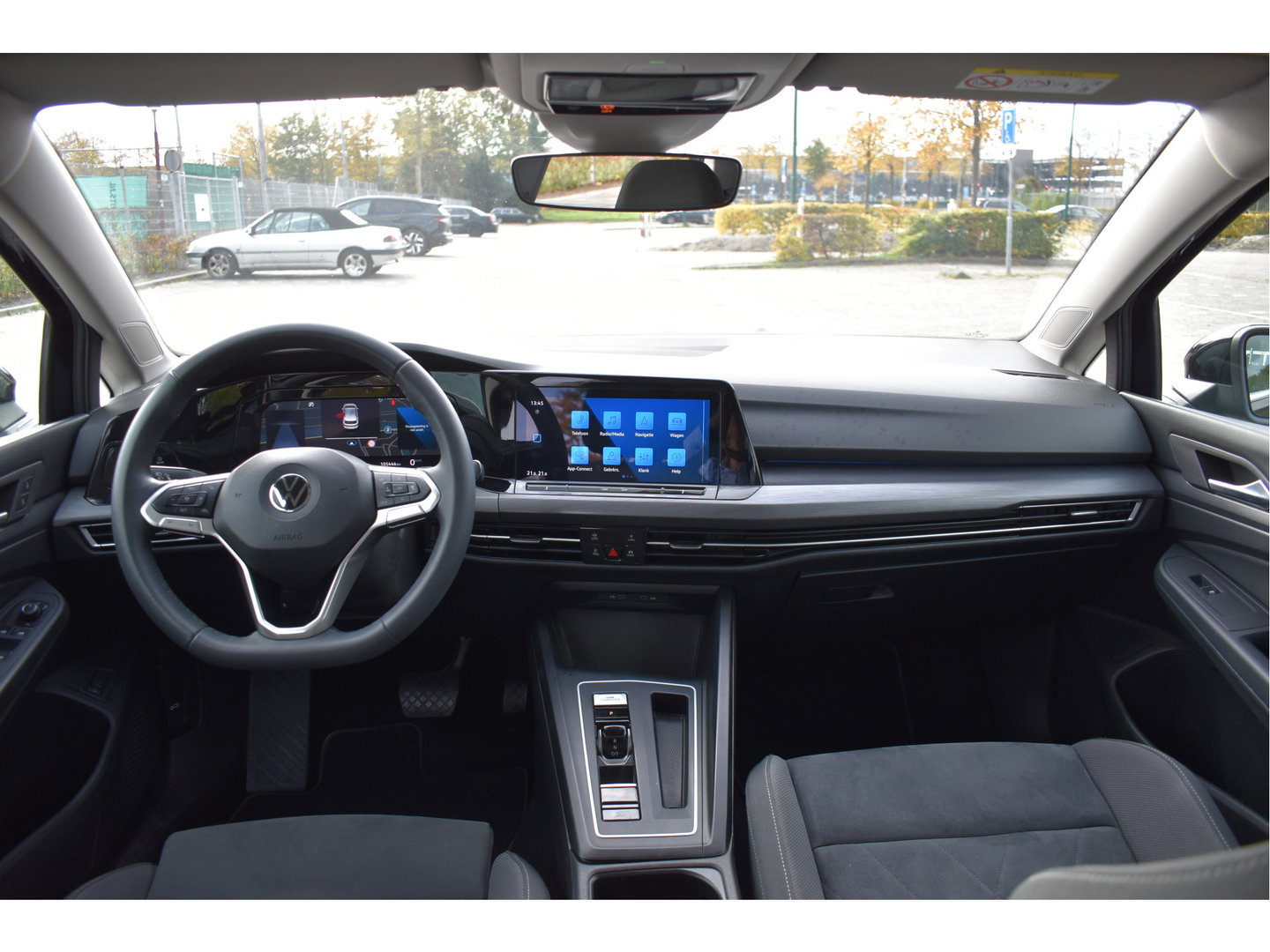Volkswagen Golf 1.4 eHybrid Style 204 pk PHEV | NL-Auto | Elekt.stoel massage | Carplay | DAB | Standkachel | Adapt.CC | IQ-LED | NAP