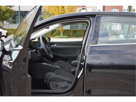Volkswagen Golf 1.4 eHybrid Style 204 pk PHEV | NL-Auto | Elekt.stoel massage | Carplay | DAB | Standkachel | Adapt.CC | IQ-LED | NAP